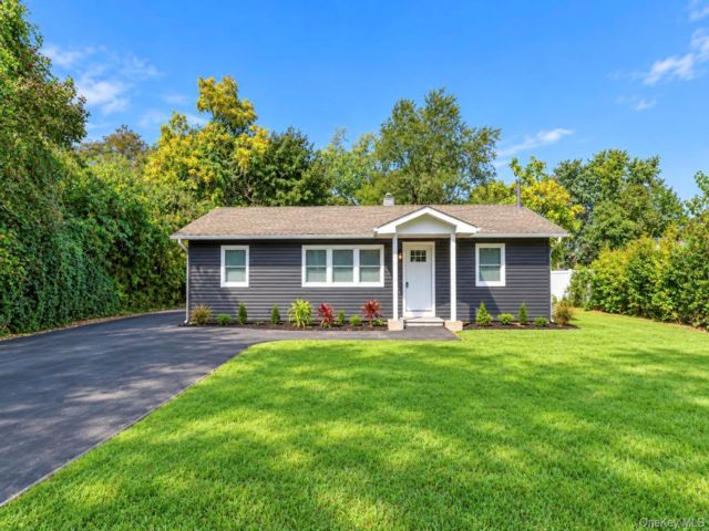  4 BR,  2.00 BTH &nbsp;Ranch style home in Brentwood