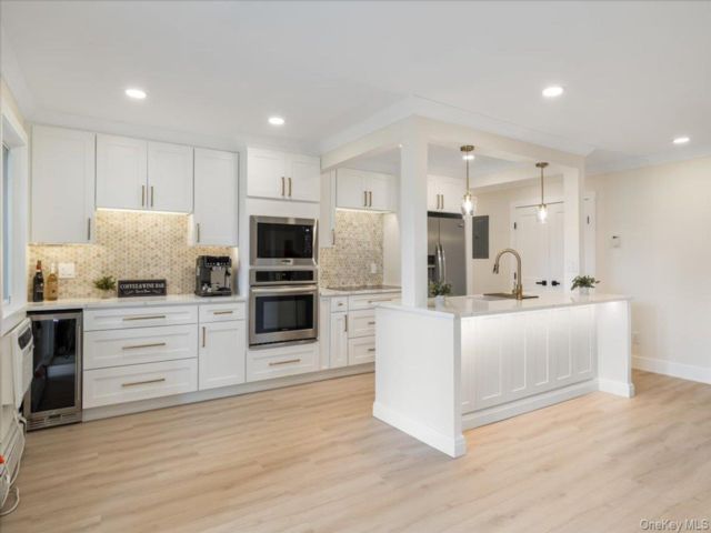  1 BR,  1.00 BTH &nbsp;Garden style home in Patchogue