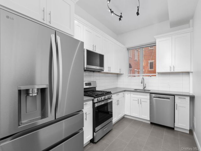  2 BR,  2.00 BTH &nbsp;Other style home in Park Slope