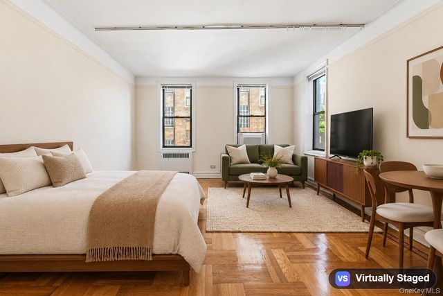 Studio,  1.00 BTH &nbsp;Mid rise style home in Forest Hills