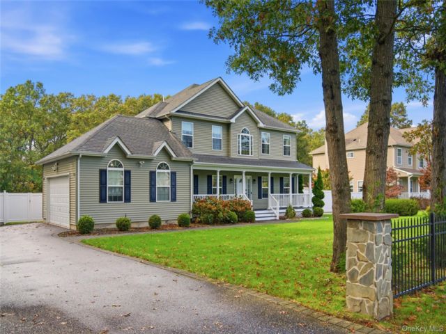  4 BR,  3.00 BTH &nbsp;Colonial style home in Port Jefferson Station
