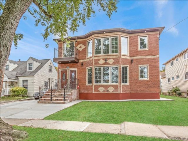 10 BR,  4.00 BTH &nbsp;Contemporary style home in Rosedale