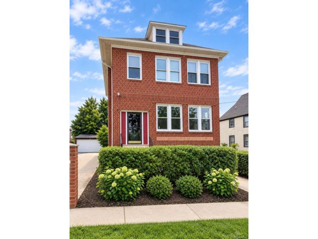  4 BR,  3.00 BTH &nbsp;House style home in Yonkers