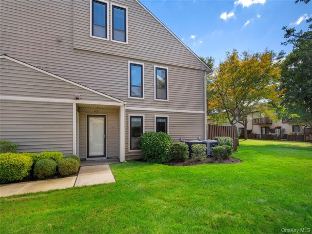  1 BR,  2.00 BTH &nbsp;Garden style home in Oceanside