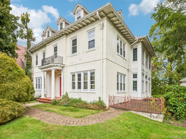  6 BR,  5.00 BTH &nbsp;Mediterranean style home in Mount Vernon