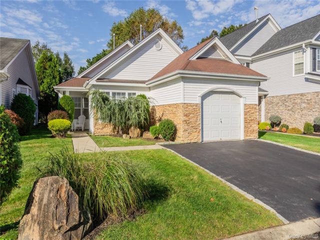  2 BR,  2.00 BTH &nbsp;Other style home in Middle Island
