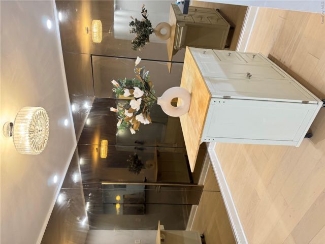 [PHOTO]