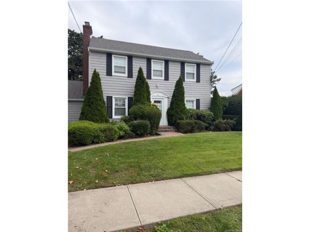  2 BR,  1.00 BTH &nbsp;Other style home in Merrick