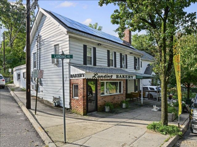 Studio,  0.00 BTH &nbsp;House style home in Glen Cove