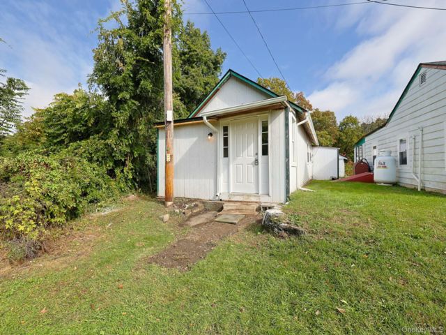[Newburgh Real Estate, listing number 7353459]