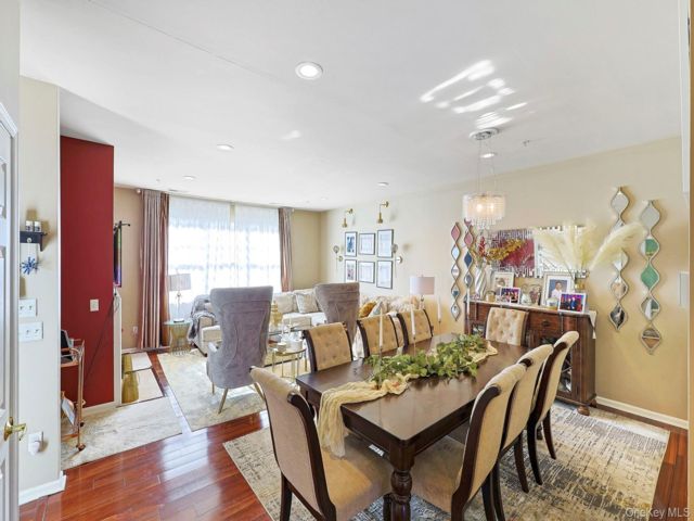 [PHOTO]