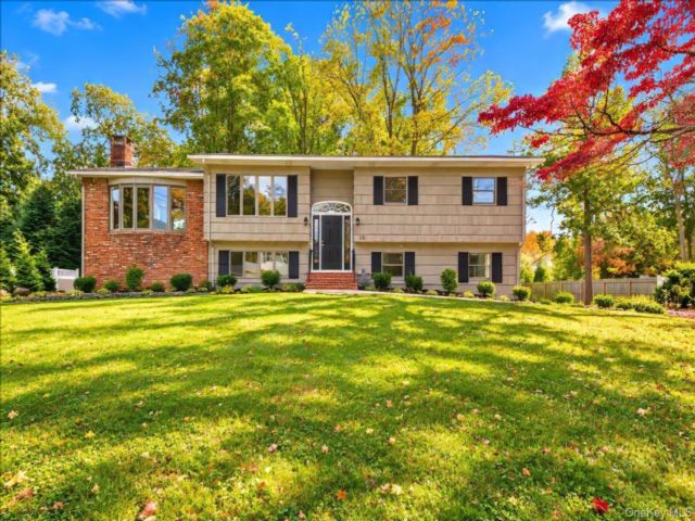  5 BR,  2.00 BTH &nbsp;Raised ranch style home in Congers