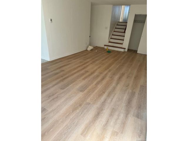  3 BR,  2.00 BTH &nbsp;Other style home in Howard Beach