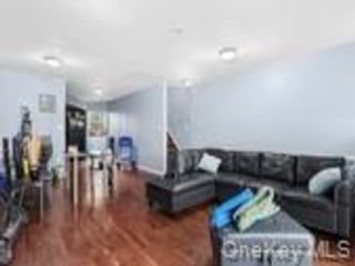  9 BR,  4.00 BTH &nbsp;Contemporary style home in Bedford Stuyvesant