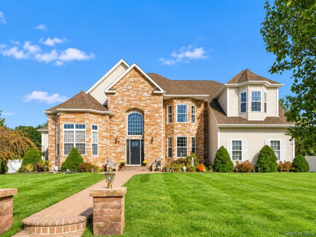 6 BR,  7.00 BTH &nbsp;Post modern style home in Shoreham