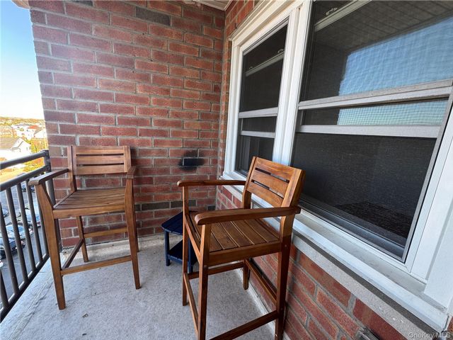 [Long Beach Real Estate, listing number 7353712]