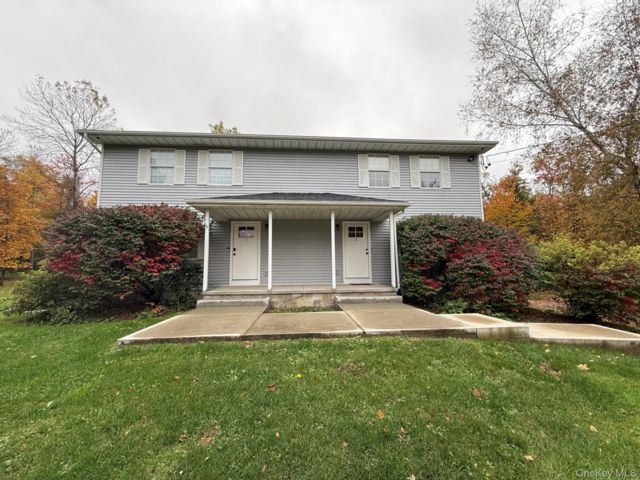 2 BR,  2.00 BTH &nbsp;Colonial style home in Wallkill