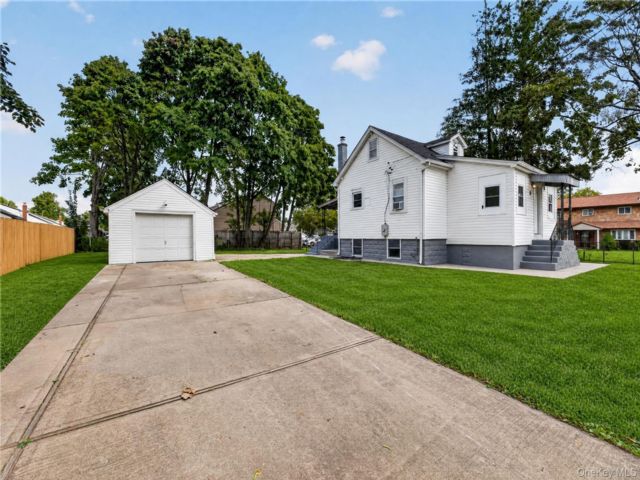  4 BR,  3.00 BTH &nbsp;A-frame style home in Central Islip
