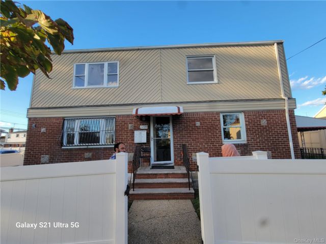  2 BR,  1.00 BTH &nbsp;Contemporary style home in Queens Village