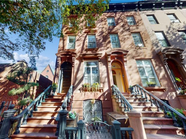  3 BR,  1.00 BTH &nbsp;House style home in Clinton Hill