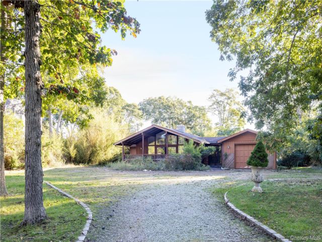  3 BR,  2.00 BTH &nbsp;A-frame style home in Hampton Bays
