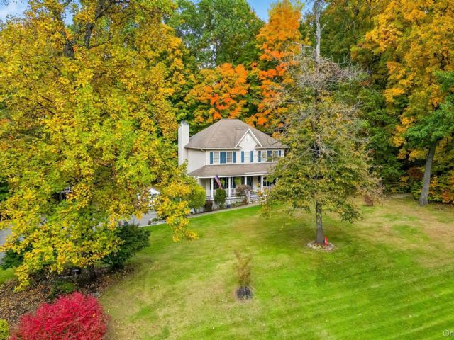  4 BR,  3.00 BTH &nbsp;Colonial style home in Wallkill