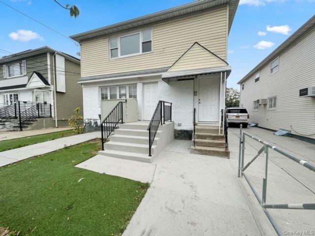  4 BR,  2.00 BTH &nbsp;Other style home in Far Rockaway
