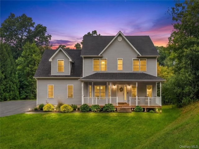  4 BR,  3.00 BTH &nbsp;Colonial style home in Westtown