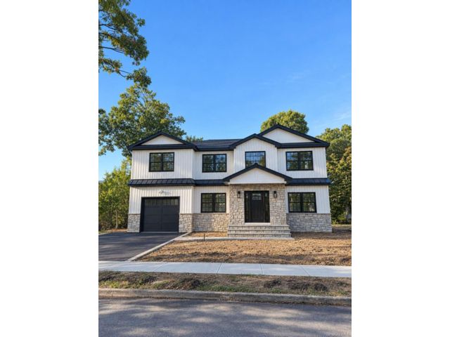  5 BR,  3.00 BTH &nbsp;Colonial style home in Massapequa