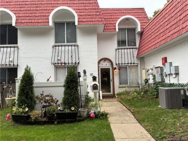  2 BR,  2.00 BTH &nbsp;Condo style home in Medford