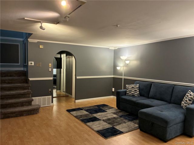 [PHOTO]