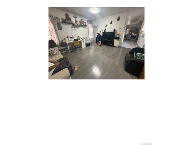 [PHOTO]