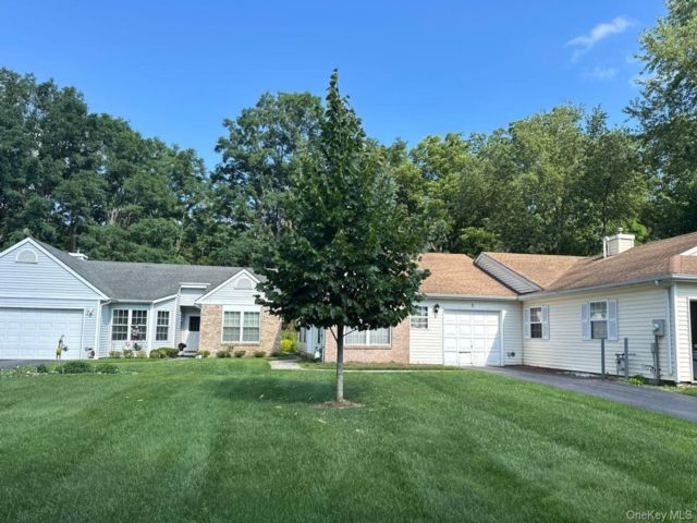  2 BR,  2.00 BTH &nbsp;House style home in Coram