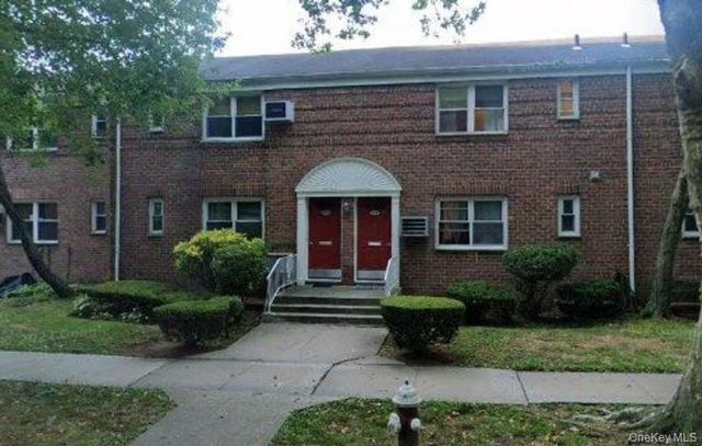 [Oakland Gardens Real Estate, listing number 7354581]