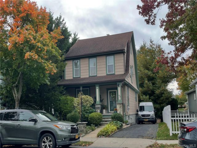  4 BR,  3.00 BTH &nbsp;Colonial style home in Port Chester