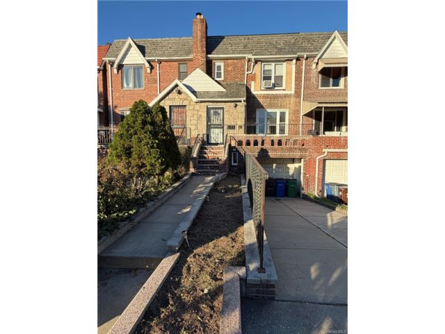  3 BR,  1.00 BTH &nbsp;Other style home in Rego Park