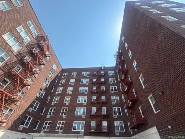  2 BR,  1.00 BTH &nbsp;Other style home in Yonkers