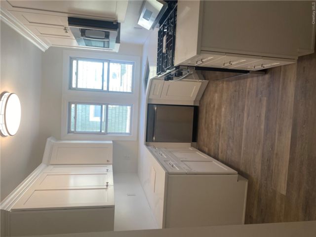  2 BR,  1.00 BTH &nbsp;Colonial style home in Babylon