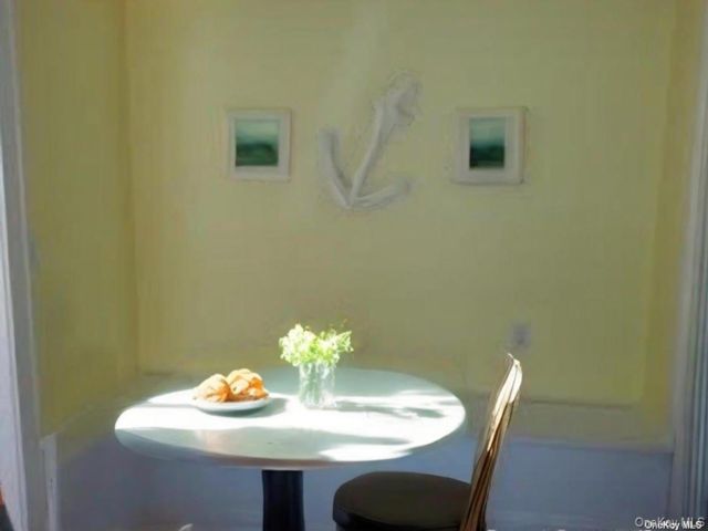 [PHOTO]