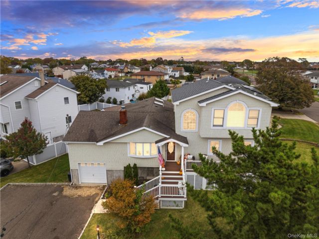 [Lindenhurst Real Estate, listing number 7354794]
