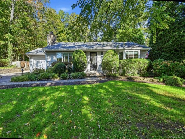  2 BR,  1.00 BTH &nbsp;Exp ranch style home in Northport