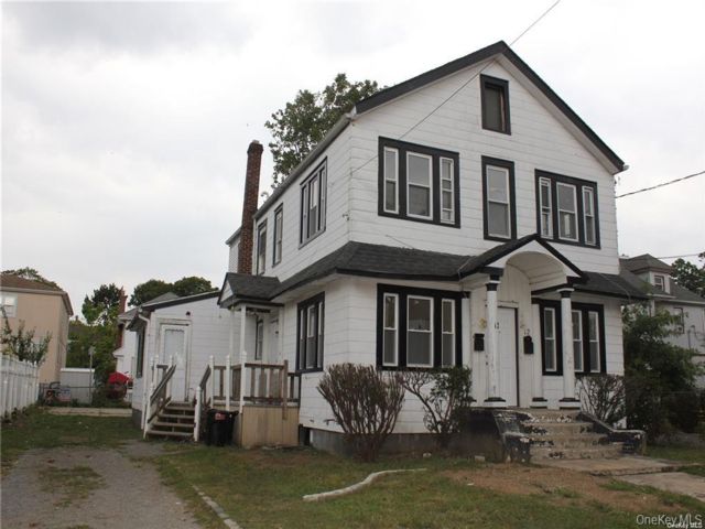  3 BR,  1.00 BTH &nbsp;A-frame style home in Hempstead