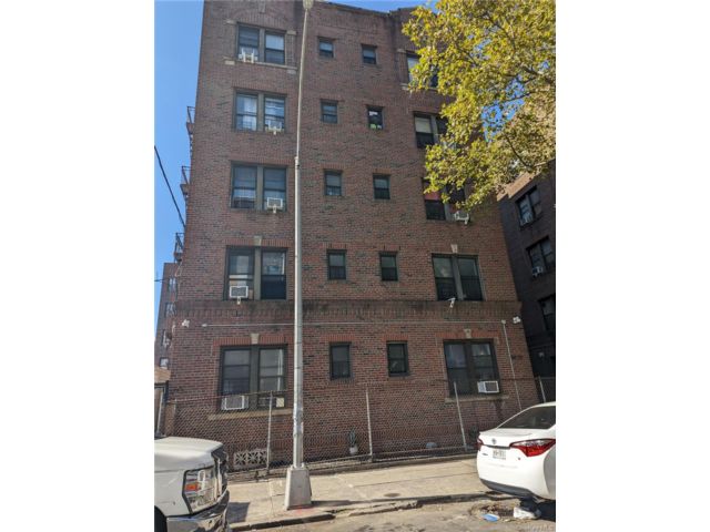 Studio,  0.00 BTH &nbsp;Mid rise style home in Jackson Heights