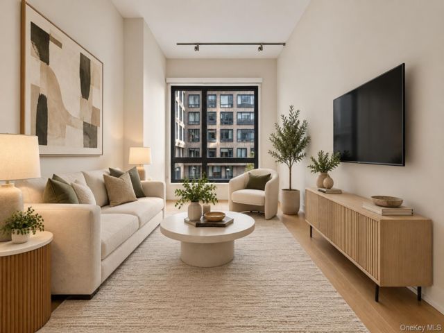  1 BR,  1.00 BTH &nbsp;High rise style home in Clinton Hill