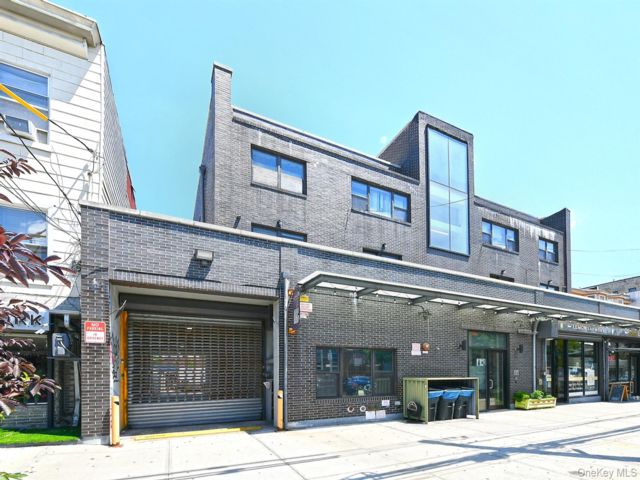 [PHOTO]