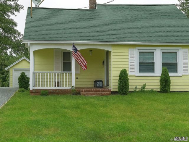  3 BR,  1.00 BTH &nbsp;Ranch style home in Sayville