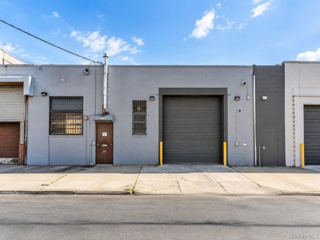 Studio,  0.00 BTH &nbsp;House style home in Maspeth