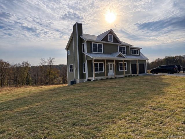  4 BR,  3.00 BTH &nbsp;Colonial style home in Otisville