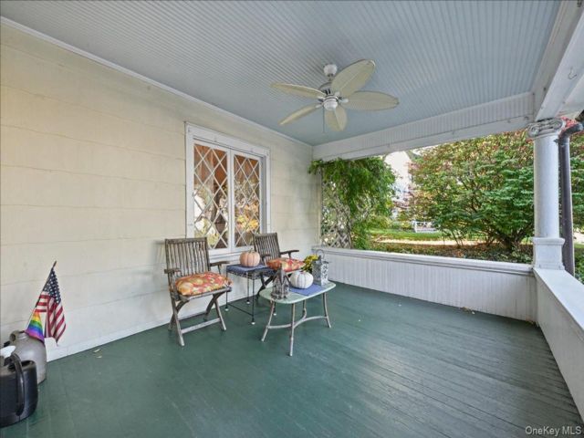 [PHOTO]