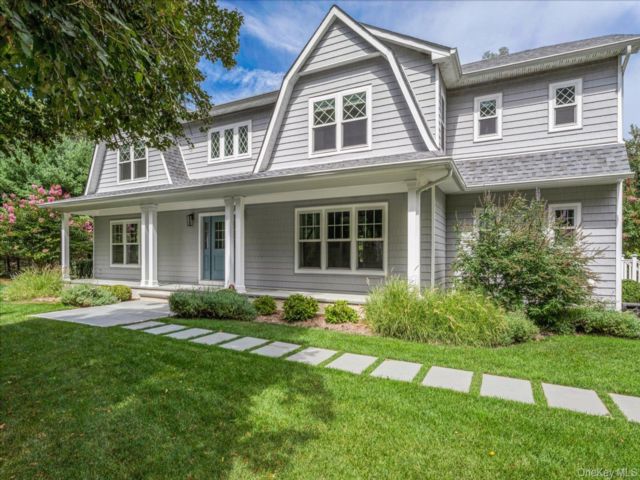  5 BR,  7.00 BTH &nbsp;Traditional style home in Southampton